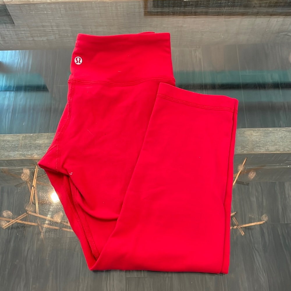 Lululemon Winder Under Crops. Size 6”.